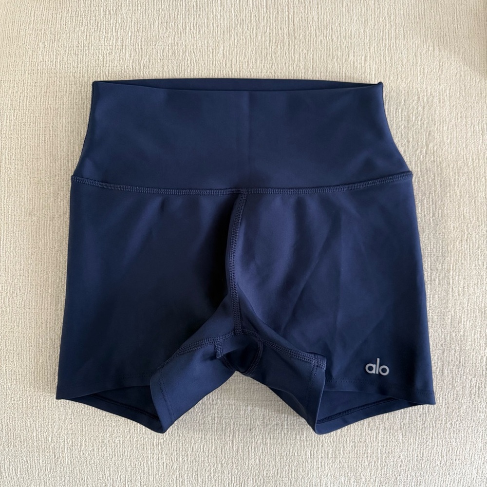 Alo Airlift High Waist Shorts Navy Blue 3" Size Small